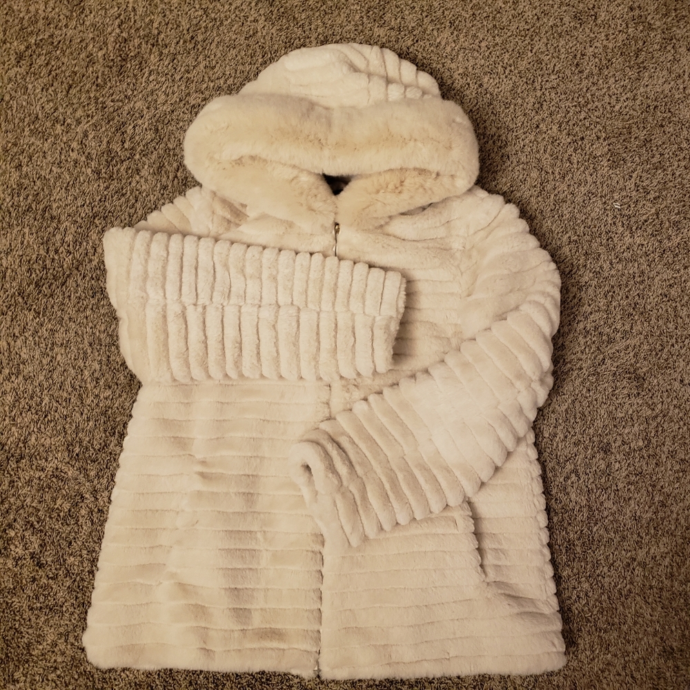 Liz Claiborne faux fur coat